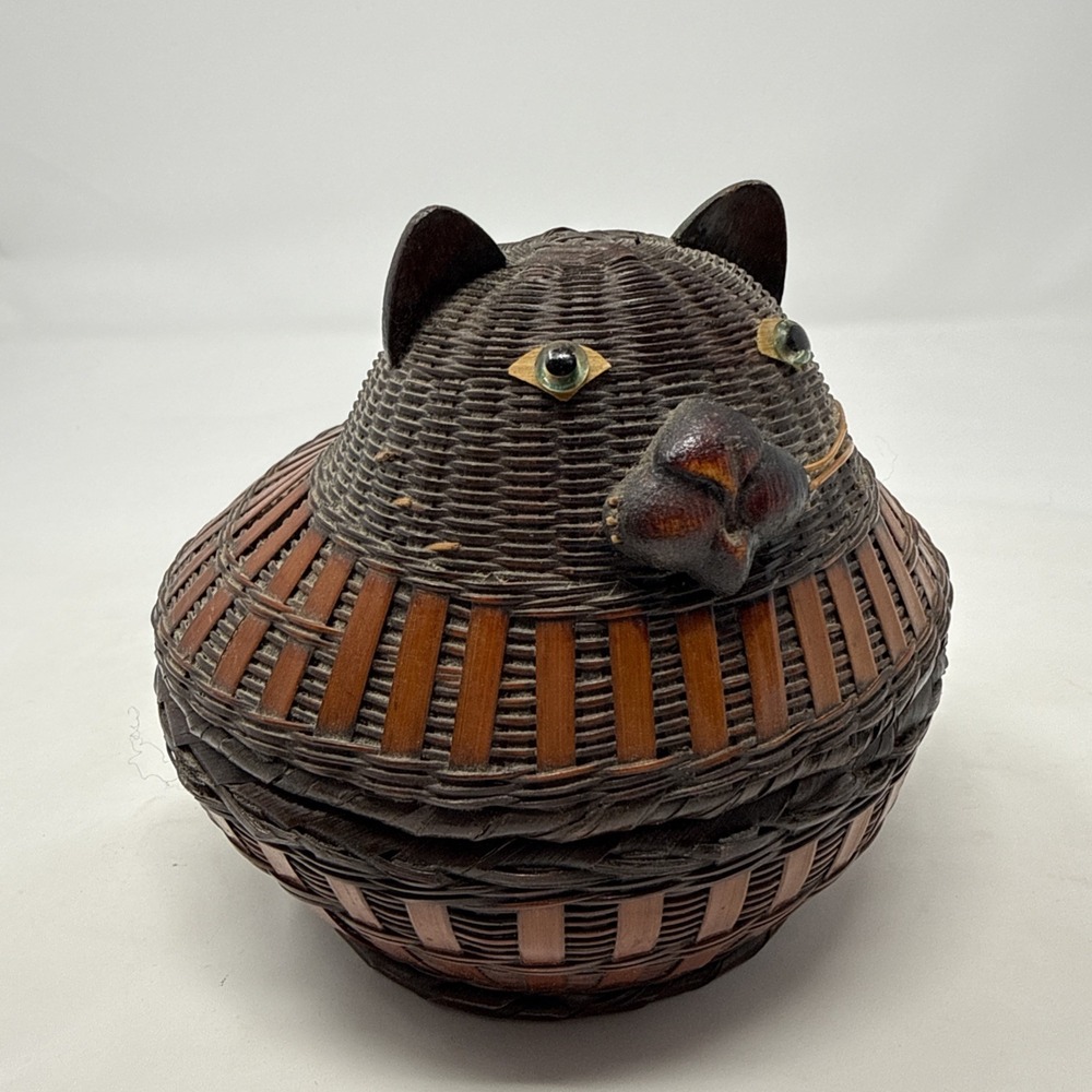 VTG Whimisical Woven Bamboo Cat Basket Boho Folk Art Trinket With Lid